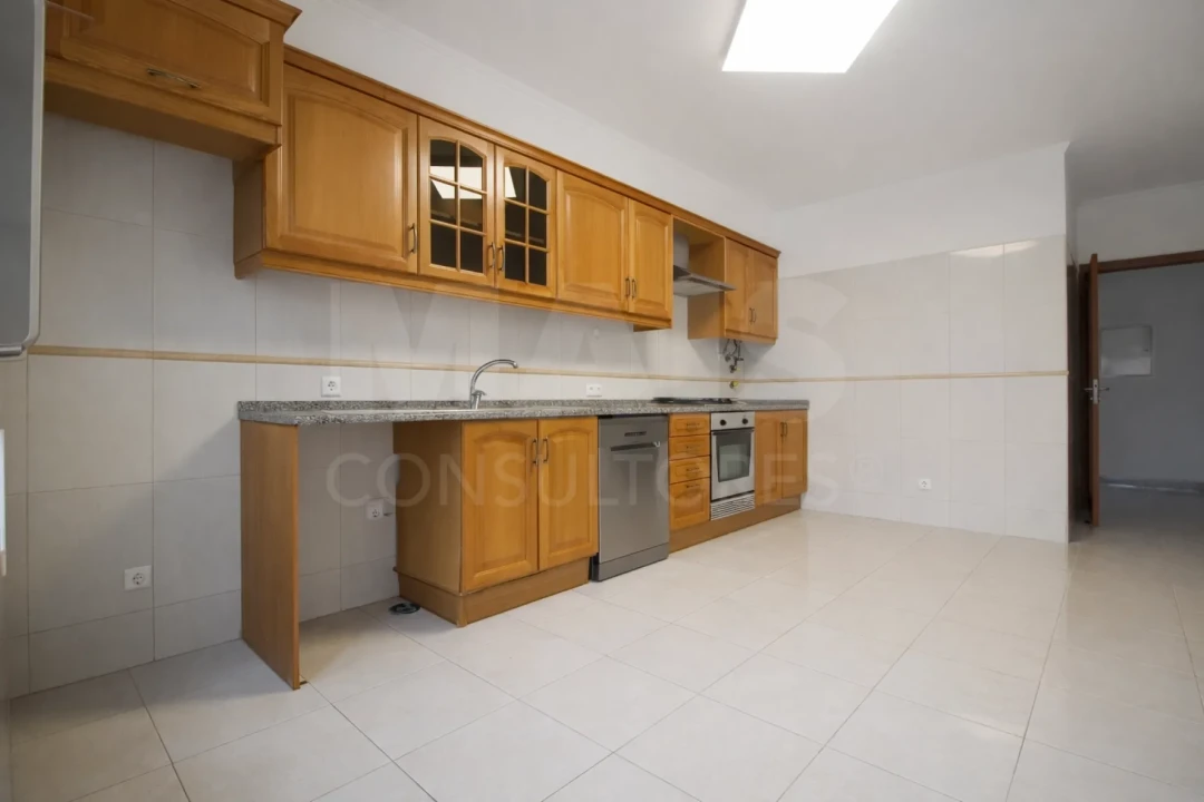 Apartamento T3 para Arrendamento em Silves Foto 4