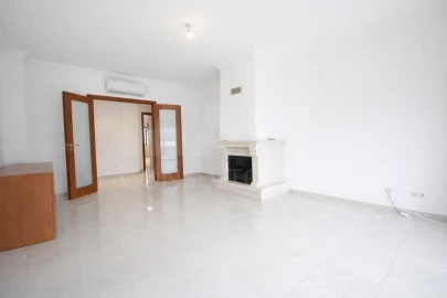 Apartamento T3 para Arrendamento em Silves