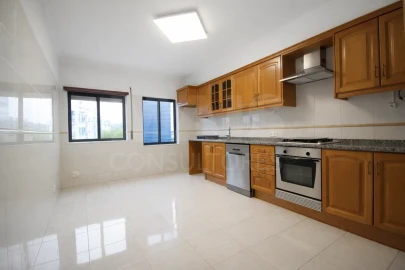 Apartamento T3 para Arrendamento em Silves