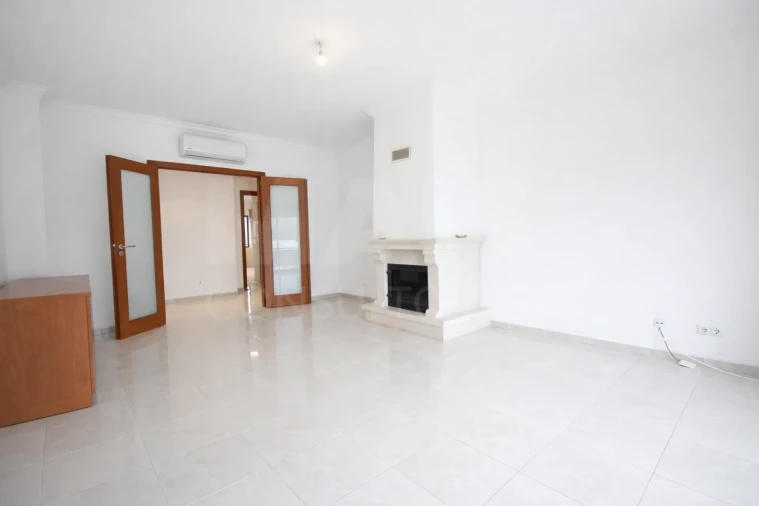 Apartamento T3 para Arrendamento em Silves Foto 3