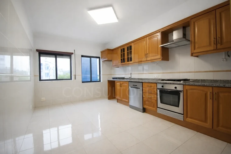 Apartamento T3 para Arrendamento em Silves Foto 2