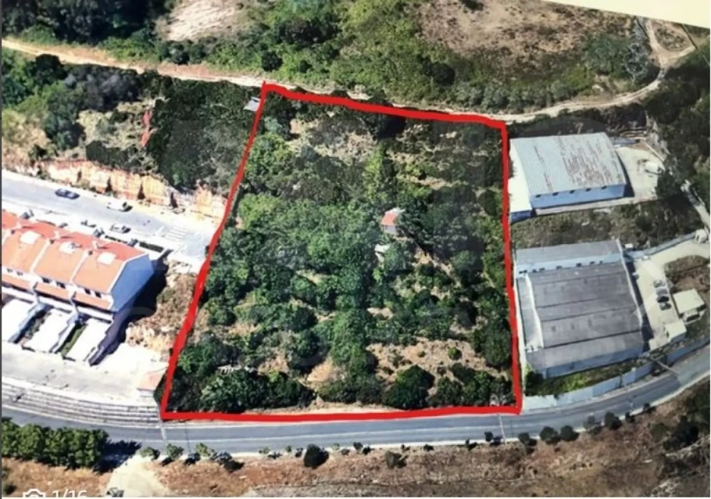 Terreno para Venda em Queluz e Belas Foto 1