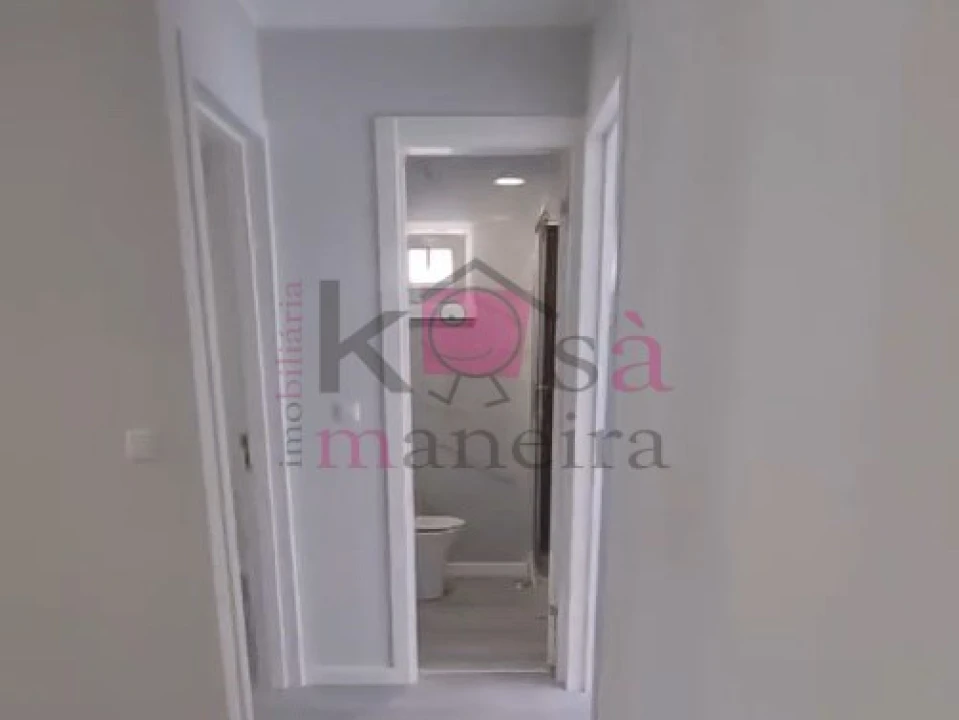Apartamento T3 para Venda em Caparica e Trafaria Foto 4
