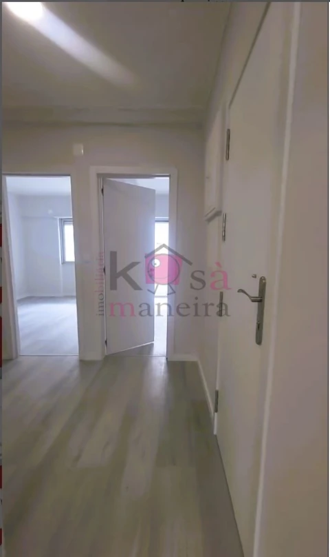 Apartamento T2 para Venda em Oeiras e São Julião da Barra, Paço de Arcos e Caxias