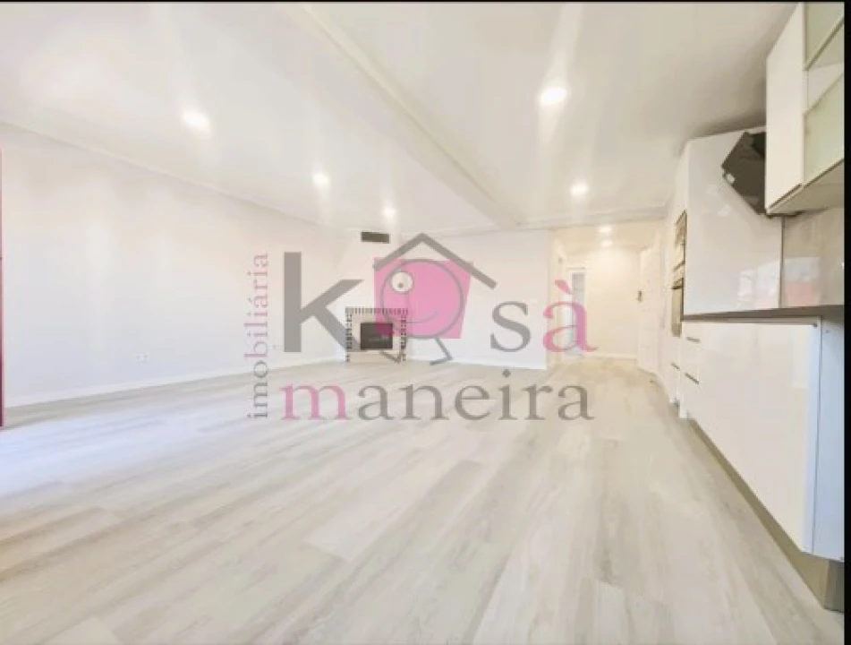 Apartamento T4 para Venda em Amora Foto 5