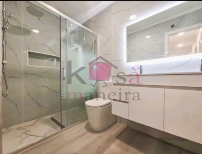 Apartamento T4 para Venda em Amora Foto 10