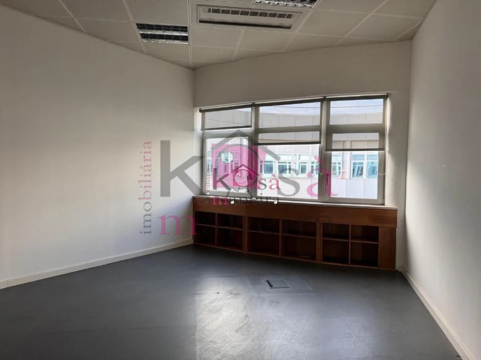 Prédio para Venda em Carnaxide e Queijas Foto 9