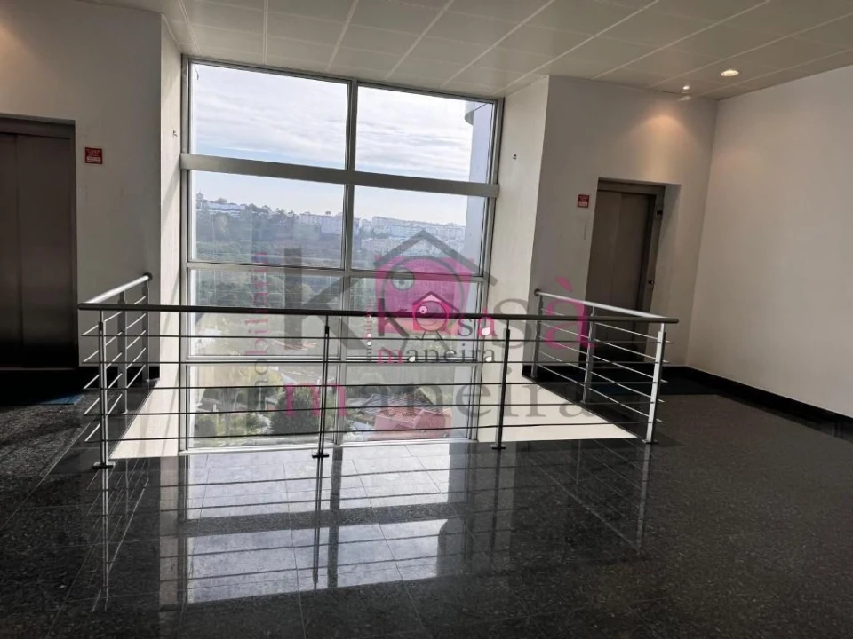 Prédio para Venda em Carnaxide e Queijas Foto 15
