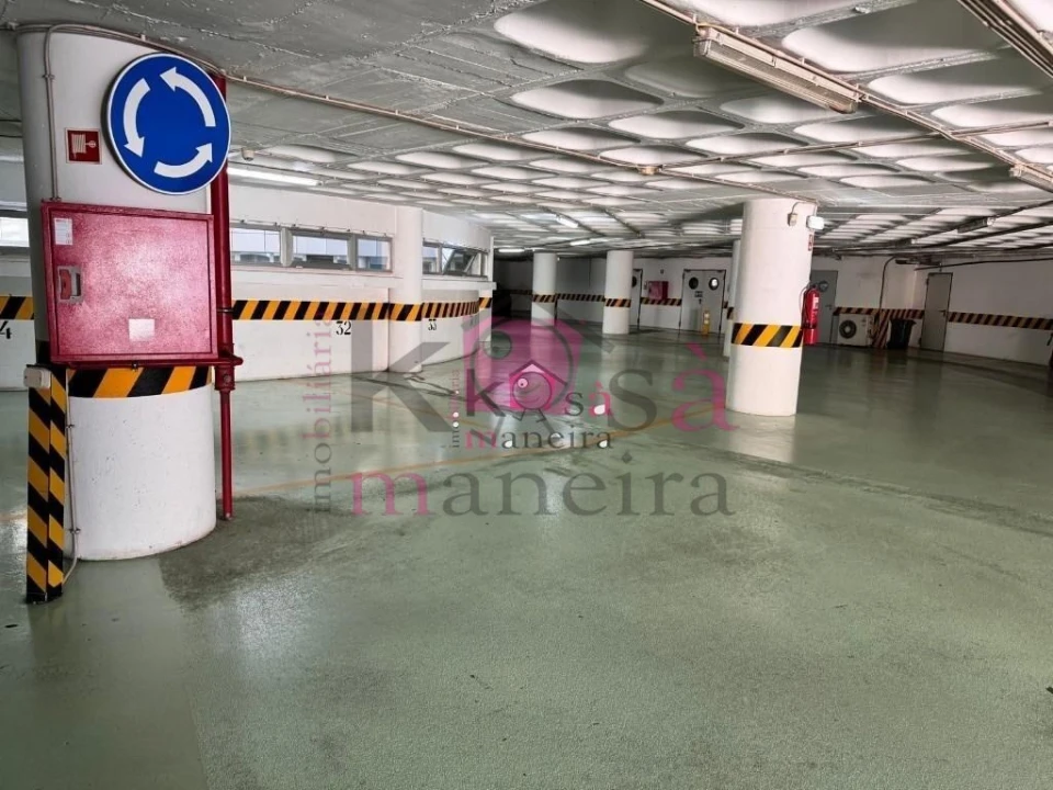 Prédio para Venda em Carnaxide e Queijas Foto 22
