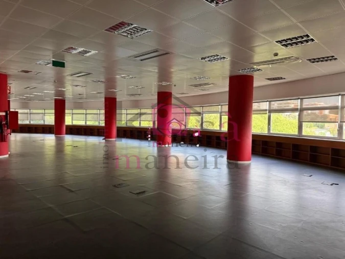 Prédio para Venda em Carnaxide e Queijas Foto 8