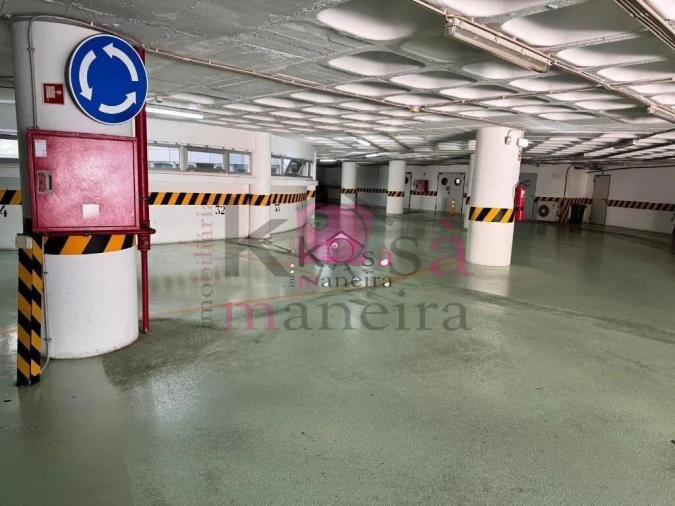 Prédio para Venda em Carnaxide e Queijas Foto 22