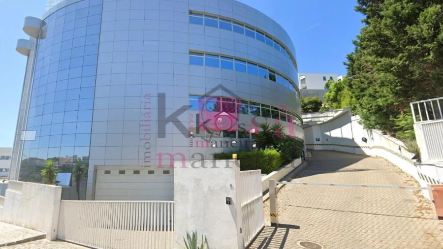 Prédio para Venda em Carnaxide e Queijas