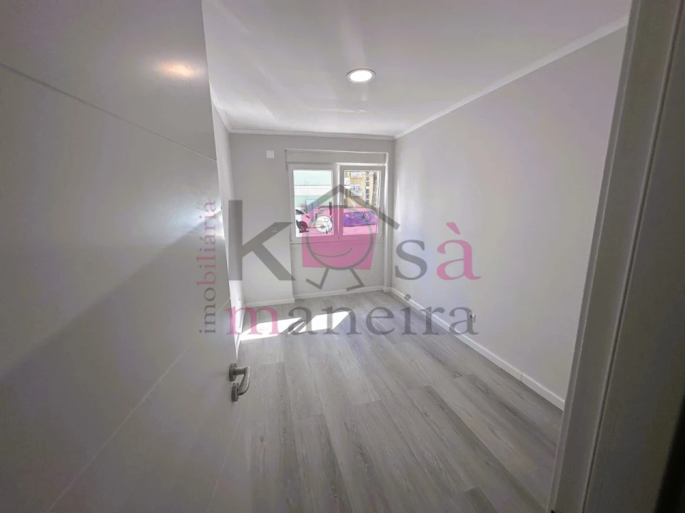 Apartamento T2 para Venda em Benfica Foto 6