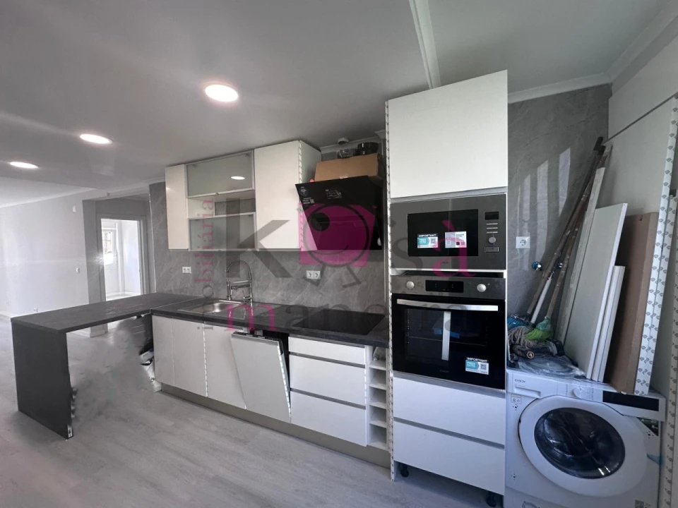 Apartamento T2 para Venda em Benfica Foto 2