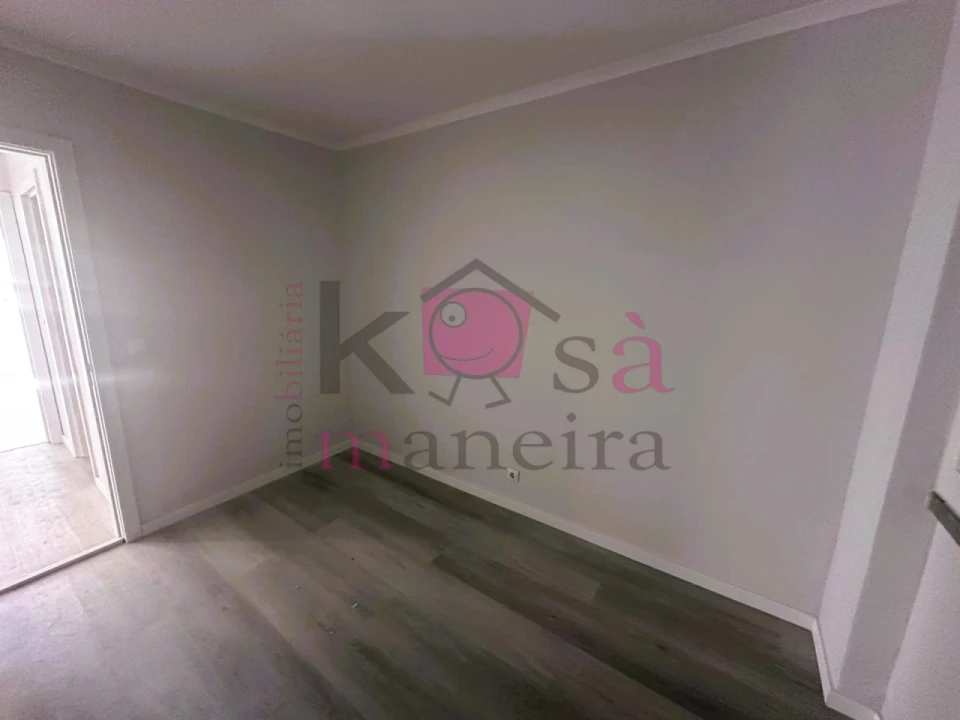 Apartamento T2 para Venda em Benfica Foto 7