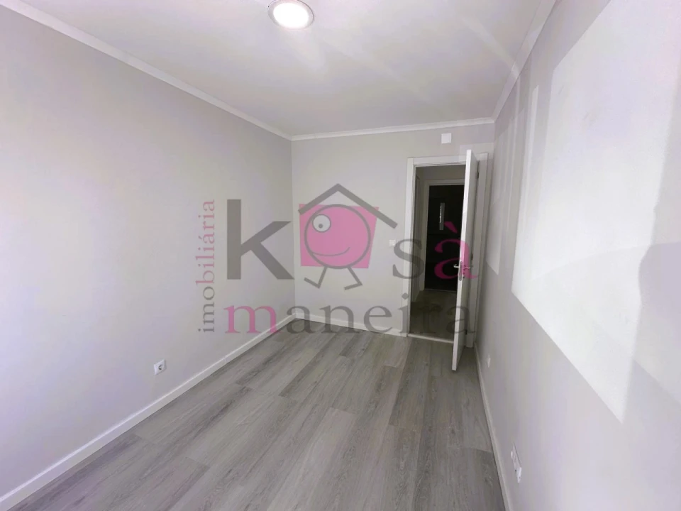 Apartamento T2 para Venda em Benfica Foto 9