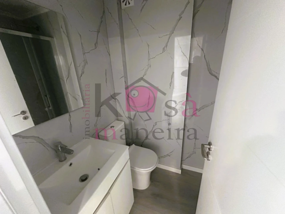 Apartamento T2 para Venda em Benfica Foto 10