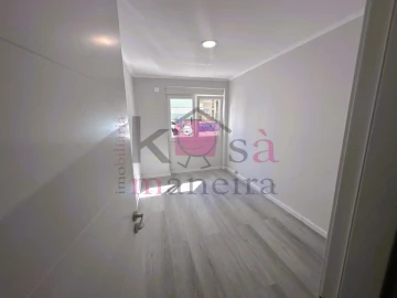 Apartamento T2 para Venda em Benfica