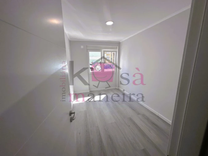 Apartamento T2 para Venda em Benfica Foto 6