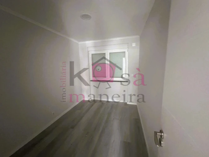 Apartamento T2 para Venda em Benfica Foto 8