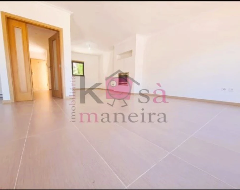 Moradia T2 para Venda em Guia Foto 7