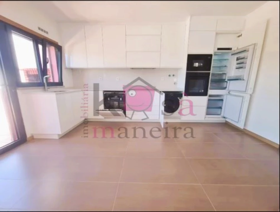 Moradia T2 para Venda em Guia Foto 8