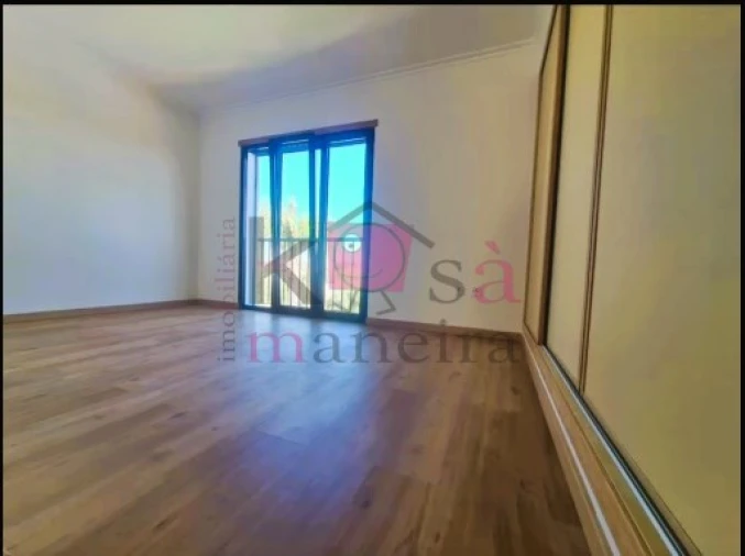 Moradia T2 para Venda em Guia Foto 11