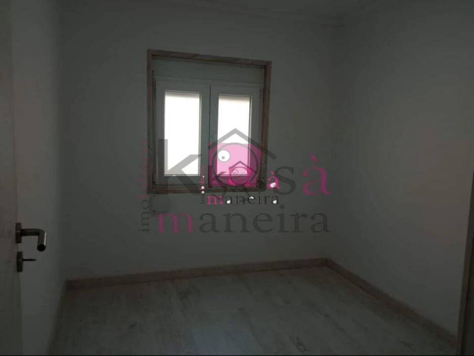 Moradia T5 para Venda em Ajuda Foto 4
