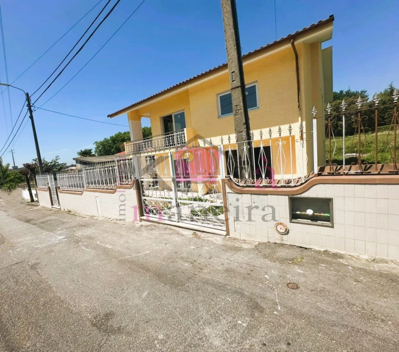Moradia T3 para Venda em Santa Maria de Lamas Foto 11