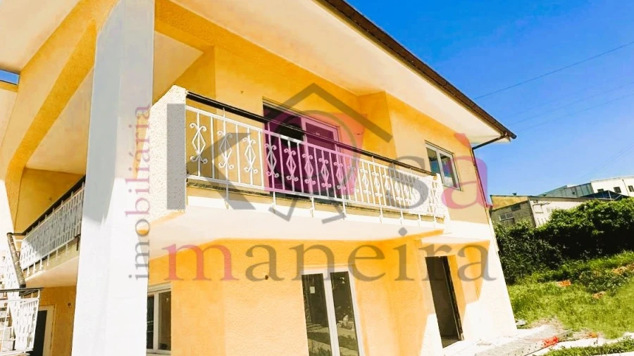 Moradia T3 para Venda em Santa Maria de Lamas