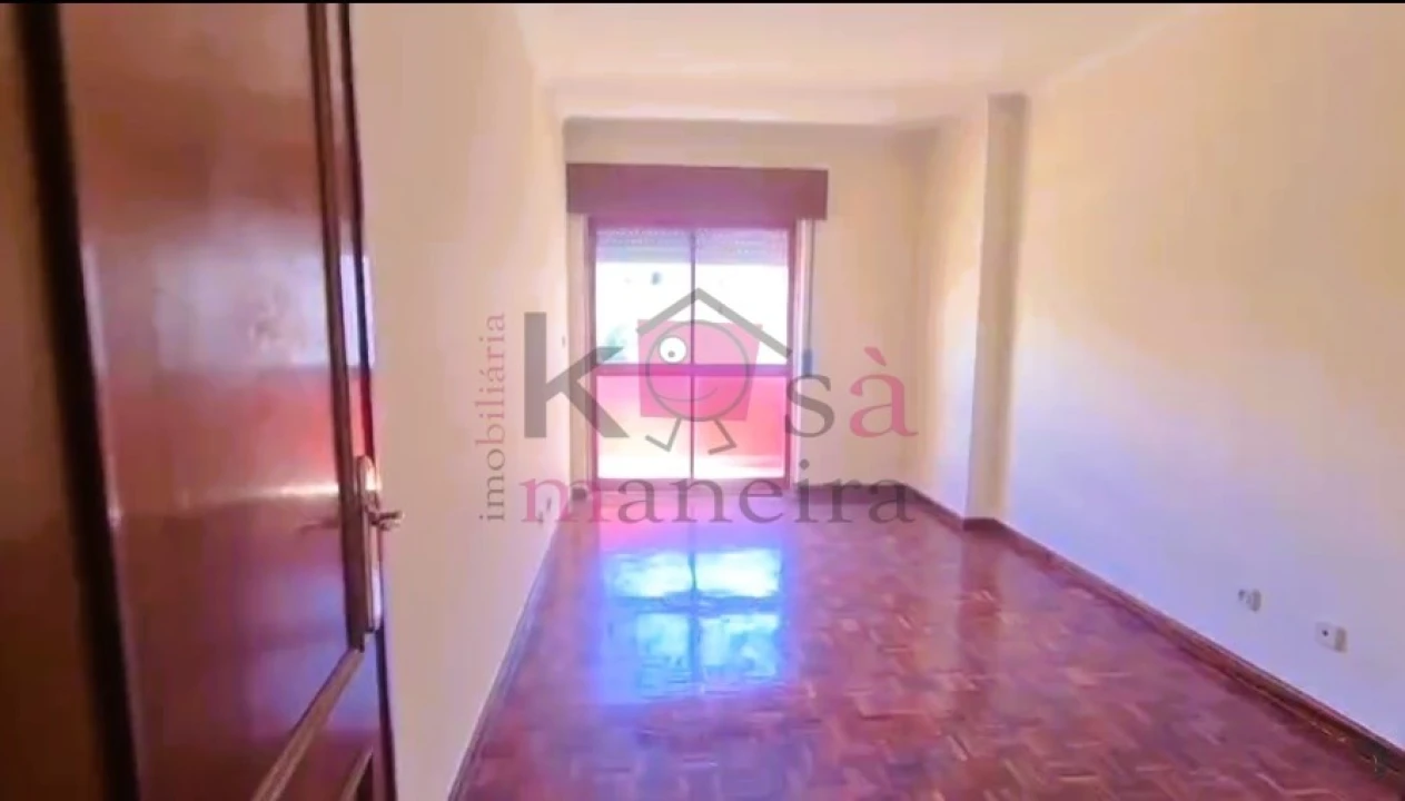 Apartamento T2 para Venda em Algueirão-Mem Martins Foto 15