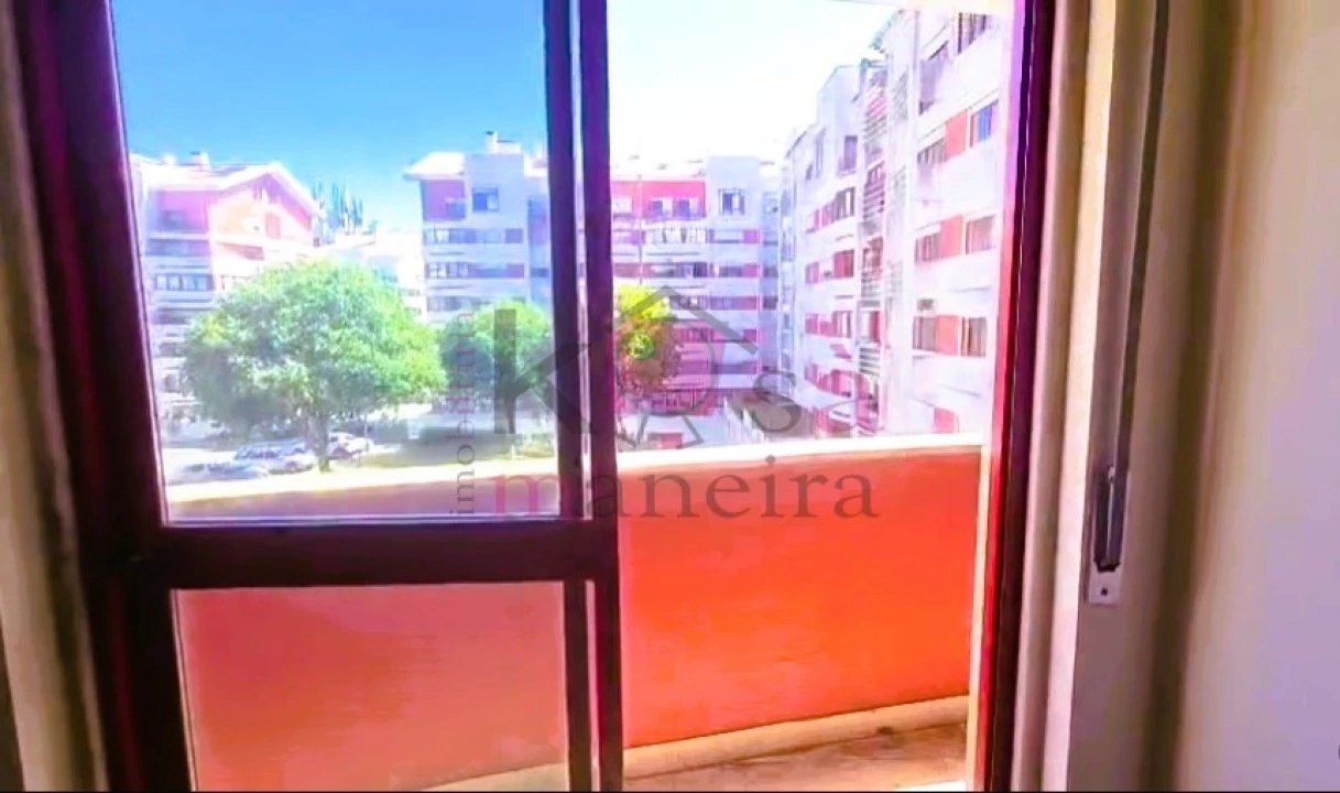 Apartamento T2 para Venda em Algueirão-Mem Martins Foto 16
