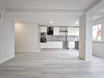 Apartamento T2 para Venda em Oeiras e São Julião da Barra, Paço de Arcos e Caxias