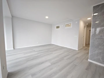 Apartamento T2 para Venda em Oeiras e São Julião da Barra, Paço de Arcos e Caxias