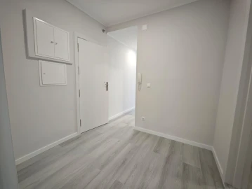 Apartamento T2 para Venda em Oeiras e São Julião da Barra, Paço de Arcos e Caxias