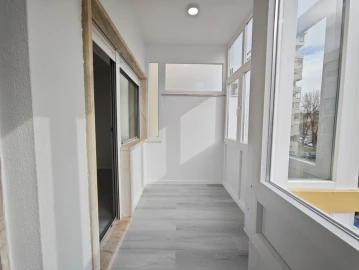 Apartamento T2 para Venda em Oeiras e São Julião da Barra, Paço de Arcos e Caxias