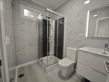 Apartamento T2 para Venda em Oeiras e São Julião da Barra, Paço de Arcos e Caxias