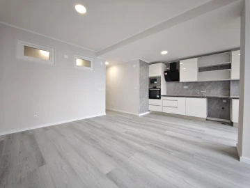 Apartamento T2 para Venda em Oeiras e São Julião da Barra, Paço de Arcos e Caxias