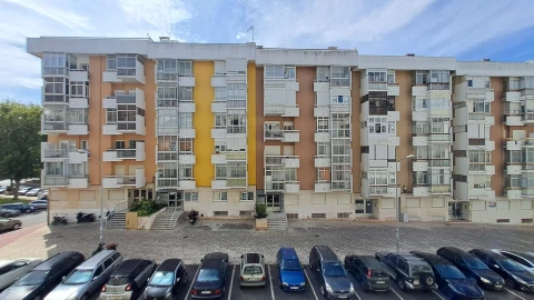 Apartamento T2 para Venda em Oeiras e São Julião da Barra, Paço de Arcos e Caxias