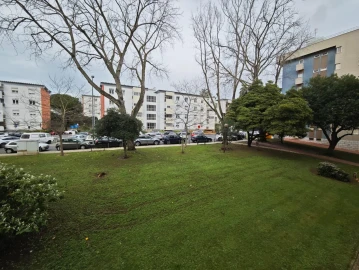 Apartamento T2 para Venda em Oeiras e São Julião da Barra, Paço de Arcos e Caxias