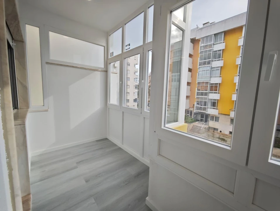 Apartamento T2 para Venda em Oeiras e São Julião da Barra, Paço de Arcos e Caxias Foto 16