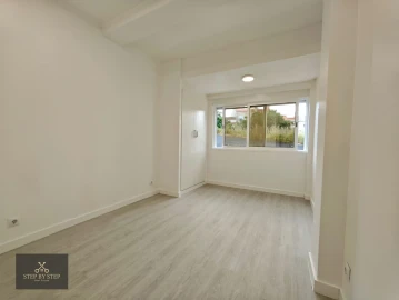 Apartamento T2 para Venda em Águas Livres