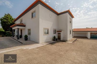 Moradia T5 para Venda em A dos Cunhados e Maceira