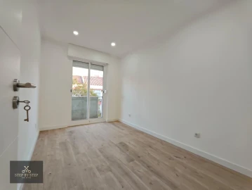 Apartamento T2 para Venda em Falagueira-Venda Nova