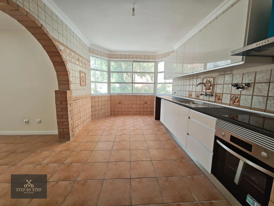 Apartamento T3 para Venda em Algueirão-Mem Martins Foto 1