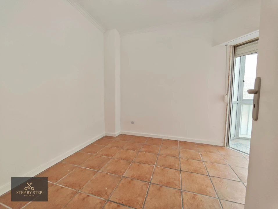 Apartamento T3 para Venda em Algueirão-Mem Martins Foto 16