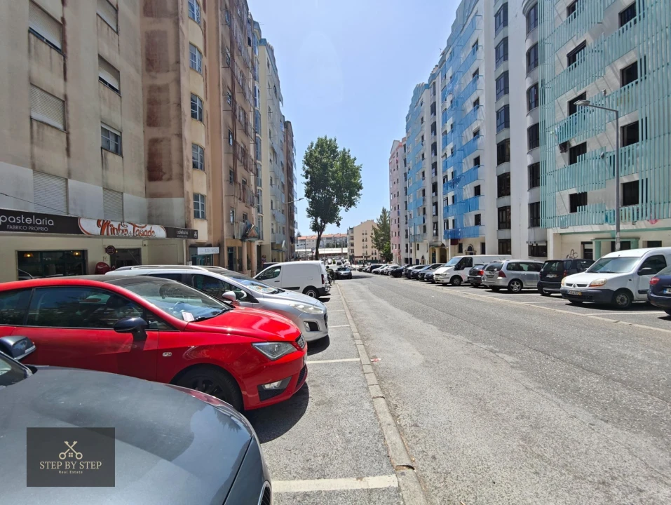 Apartamento T3 para Venda em Algueirão-Mem Martins Foto 24