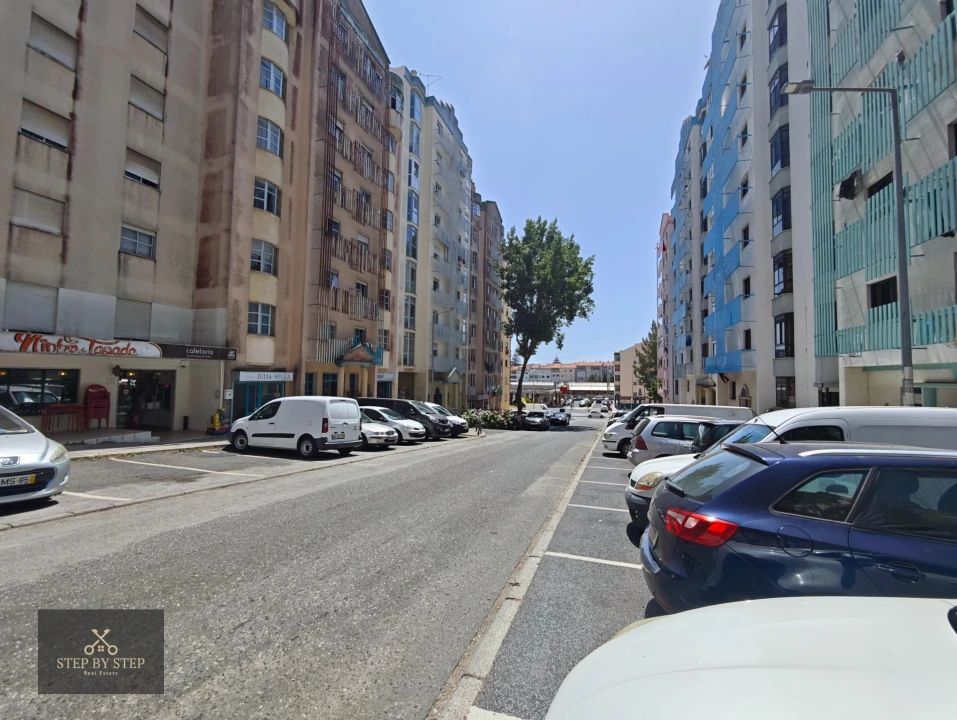 Apartamento T3 para Venda em Algueirão-Mem Martins Foto 25