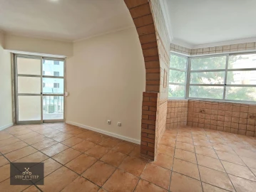 Apartamento T3 para Venda em Algueirão-Mem Martins