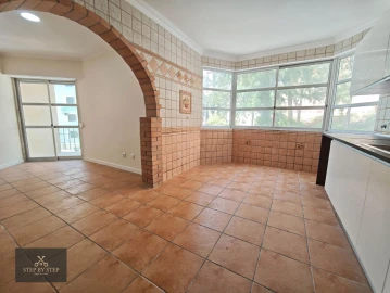 Apartamento T3 para Venda em Algueirão-Mem Martins